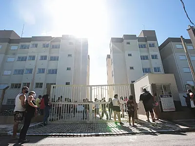 Prefeitura realiza entrega de chaves de unidades habitacionais