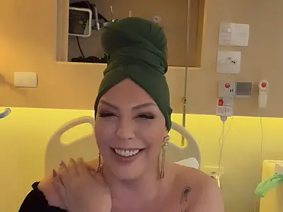 Internada, Simony se emociona ao cantar hit do Balão Mágico no hospital