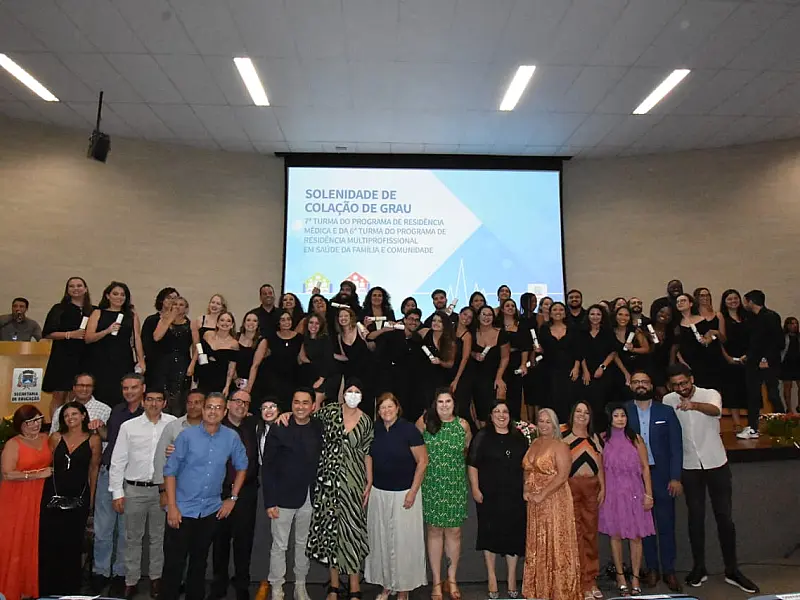 Programas de Residência Médica e Multiprofissional de PG formam 46 alunos
