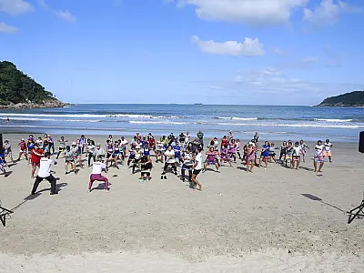 Guarujá promove Aulão na Praia: "Lugar de mulher é onde ela quiser"