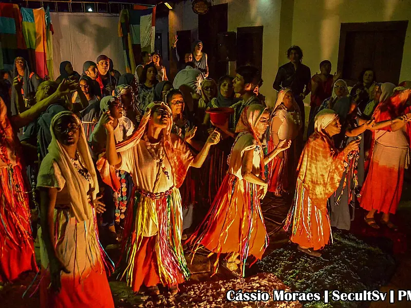 Na Páscoa, teatro 'Rua da Amargura' reconta Paixão de Cristo com cultura popular em SV