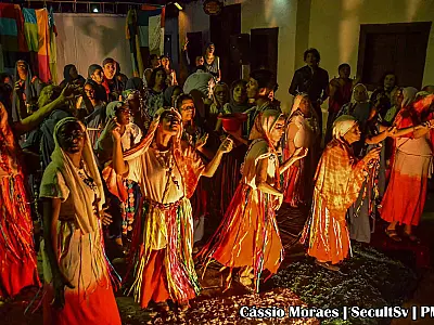 Na Páscoa, teatro 'Rua da Amargura' reconta Paixão de Cristo com cultura popular em SV