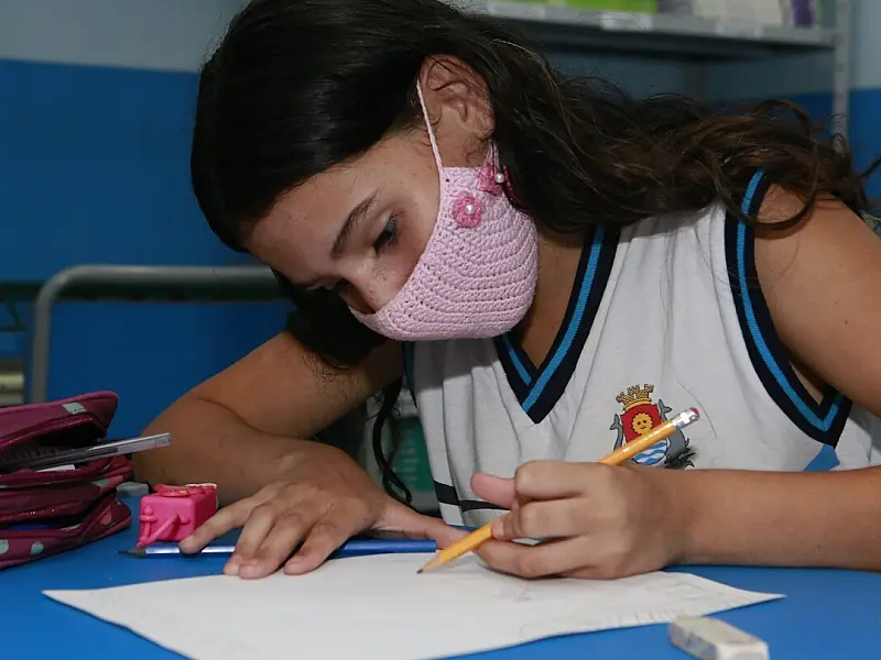 Guarujá adere a programa que implanta educação financeira nas escolas