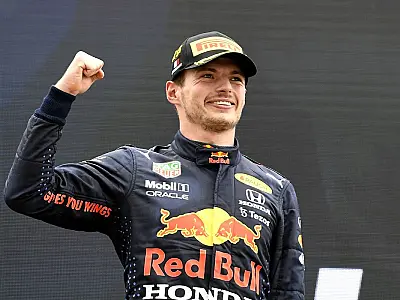Verstappen é bicampeão da F1 em temporada incontestável