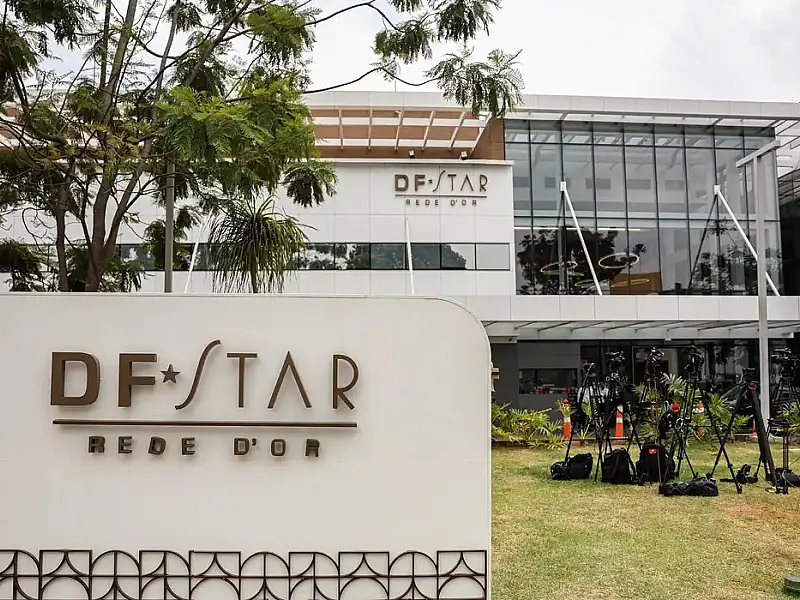 Bolsonaro deixa a UTI, mas não tem previsão de alta hospitalar