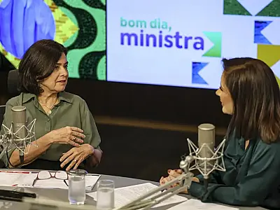 Ministra da Saúde comemora dados da imunização infantil