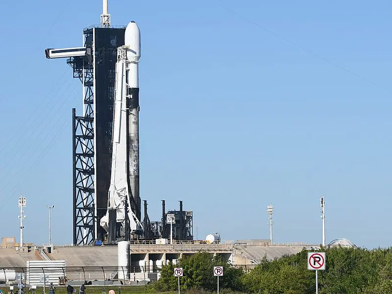 Foguete da SpaceX lança dois satélites da Força Aérea Brasileira