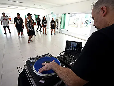Jam de Verão traz aulas gratuitas de dança em Praia Grande