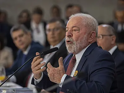 "Não vamos transformar escolas em prisão", diz Lula