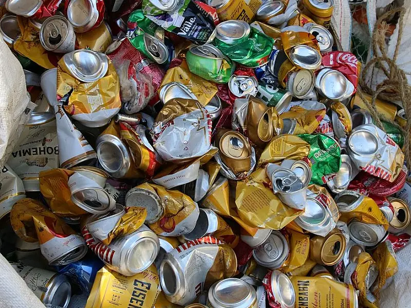 Brasil registra reciclagem de 98,7% de latas de alumínio em 2021