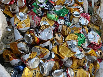 Brasil registra reciclagem de 98,7% de latas de alumínio em 2021