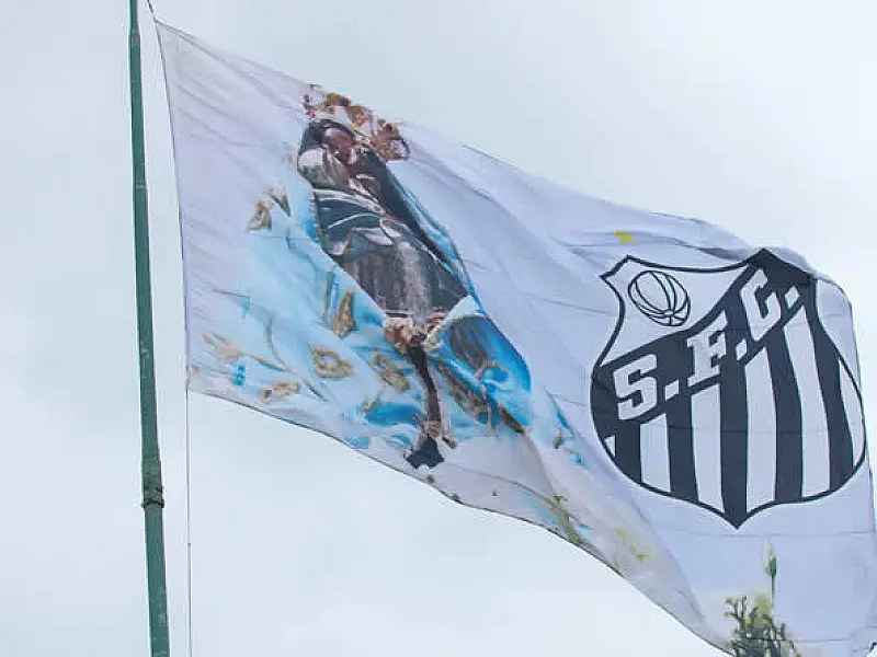 Santos FC comemora 113 anos com distribuição de kits a bebês nascidos no Hospital Sepaco