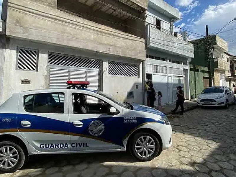 Patrulha Maria da Penha realiza evento em homenagem ao Dia da Mulher em Guarujá
