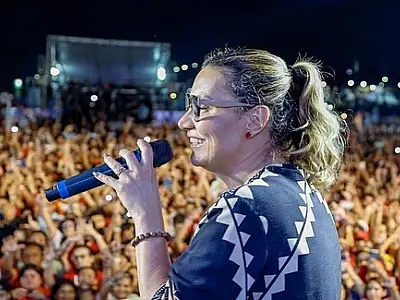Janja cita Evita e Michelle Obama e promete combater violência contra mulher e racismo