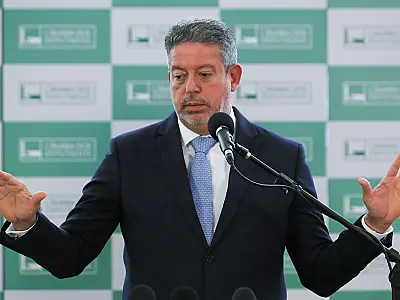 PGR muda posição e defende rejeição de denúncia contra Arthur Lira