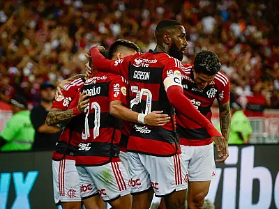 Brasileiro: Flamengo derrota Palmeiras e mantém vivo sonho por título
