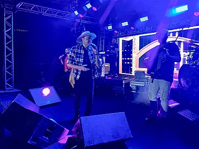 Frank Aguiar leva emoção à Festa da Carne Seca 2024, no Jardim Nova República