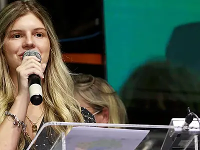 Brasileira de 22 anos descobre 25 asteroides