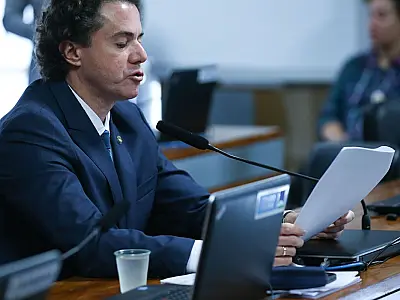 Relatório sobre indicação de Zanin ao STF é lido no Senado