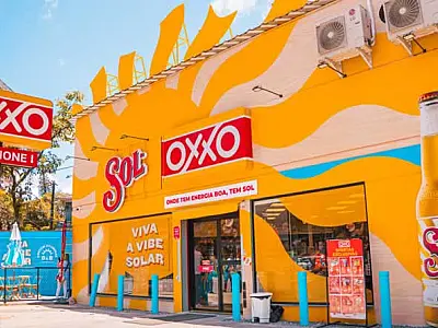 OXXO e cerveja Sol celebram a "vibe solar" em loja emblemática na Baixada Santista