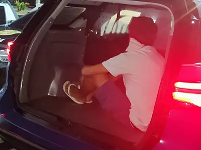 Guarda Municipal de Santos prende dois homens por porte de drogas na orla