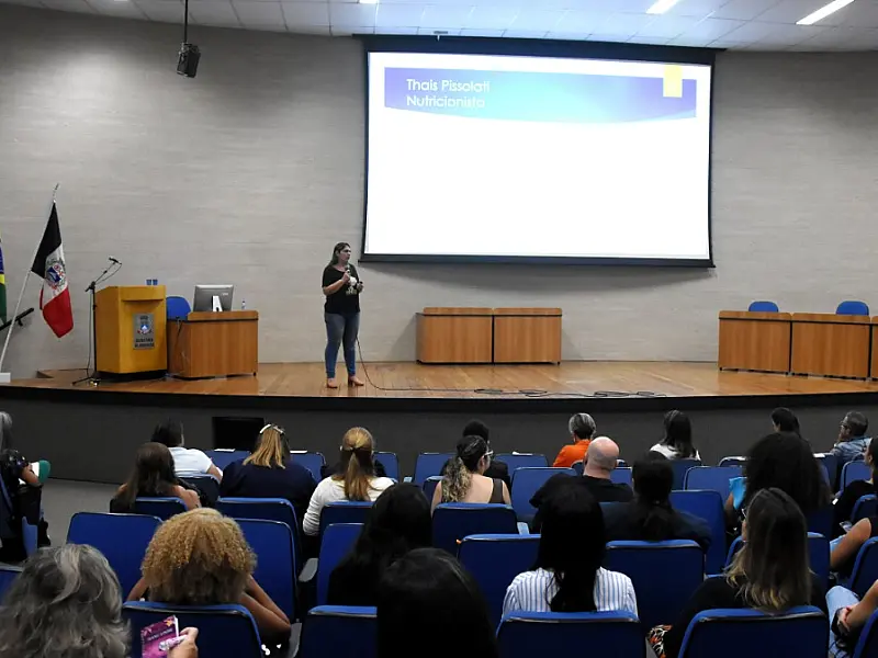Praia Grande promove palestra sobre alimentação para pacientes com TEA