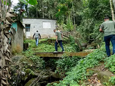 Ação conjunta combate ocupações em áreas de risco e degradação ambiental no Morro da Vila Nova
