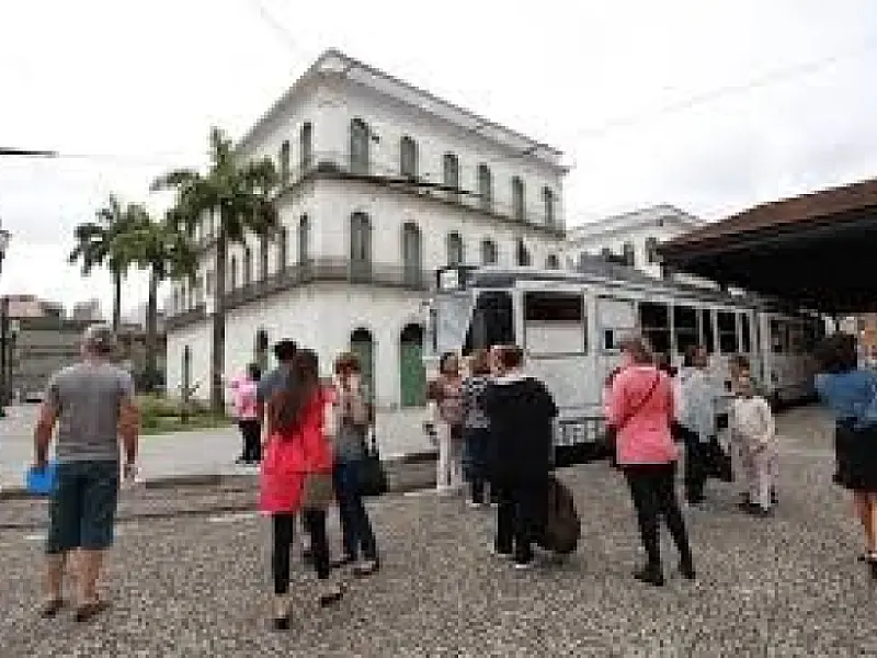 Centro de Santos terá walking tours e visitas a carros ferroviários históricos