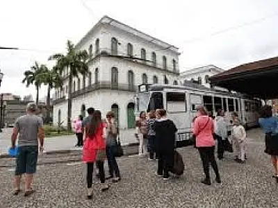 Centro de Santos terá walking tours e visitas a carros ferroviários históricos