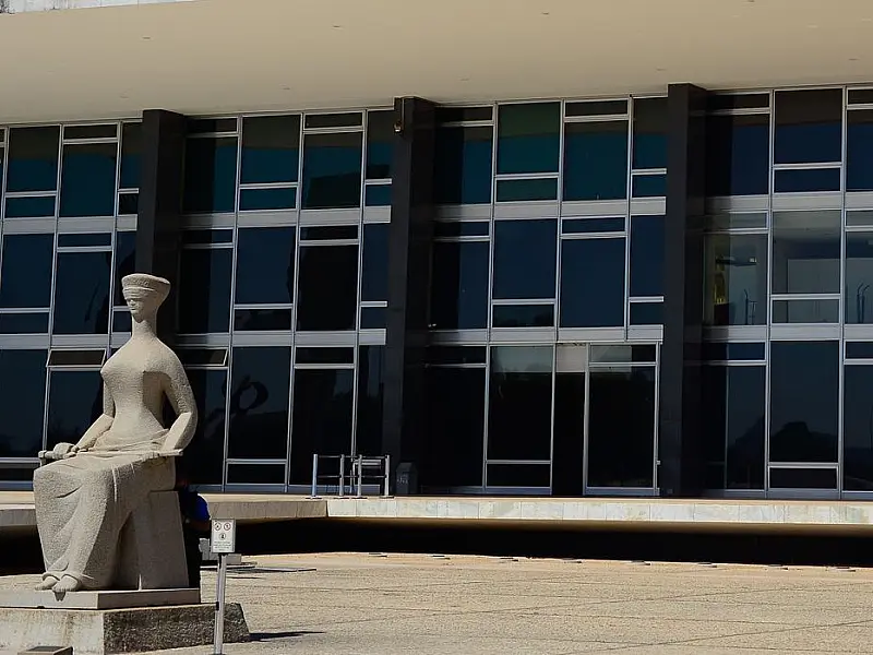 Partidos pedem redistribuição de ação sobre acordos de leniência