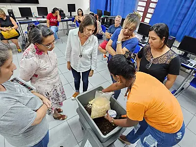 Professores da UME Maria do Rosário recebem capacitação sobre compostagem