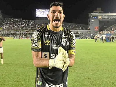 João Paulo completou 100 jogos com a camisa do Santos