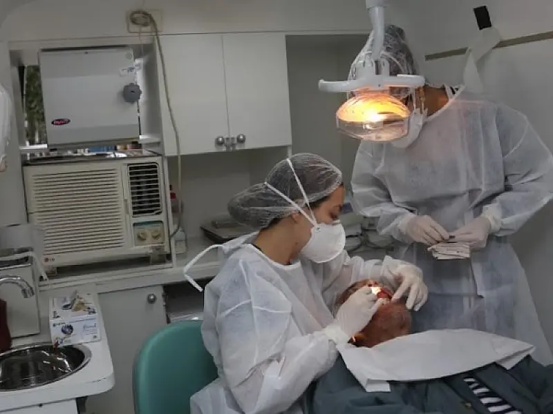 Vans odontológicas farão avaliação bucal gratuita em dois bairros