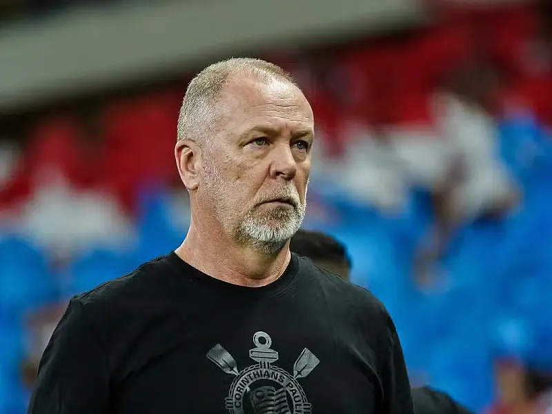 Mano se despede do Corinthians após ser demitido pela nova diretoria
