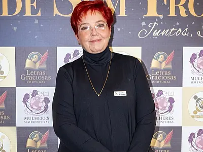 Sentimento que transborda em palavras: Helena Fraga lança Navegando na Poesia, seu 12º livro