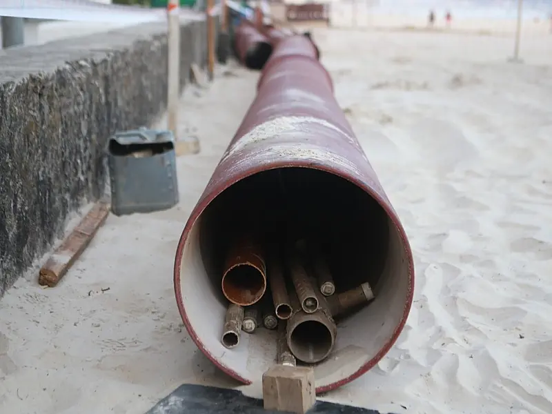 Sabesp inicia obras para trocar tubulação de esgoto na Praia de Pitangueiras