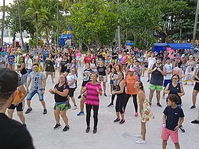 Dançando na Praça agita o Guarujá neste sábado (3)