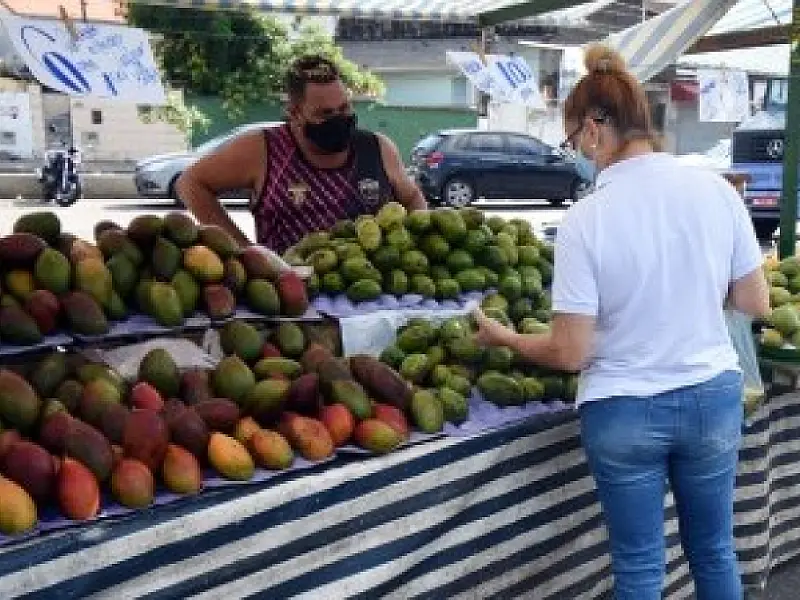 Feiras livres ocorrem normalmente no dia 19 de janeiro
