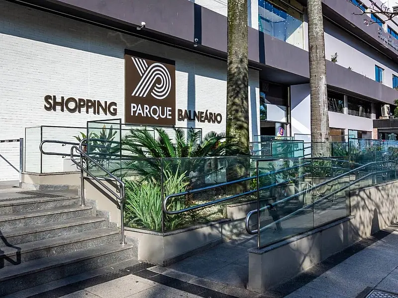 Shopping Parque Balneário entra no clima da Copa com espaço reservado para troca de figurinhas