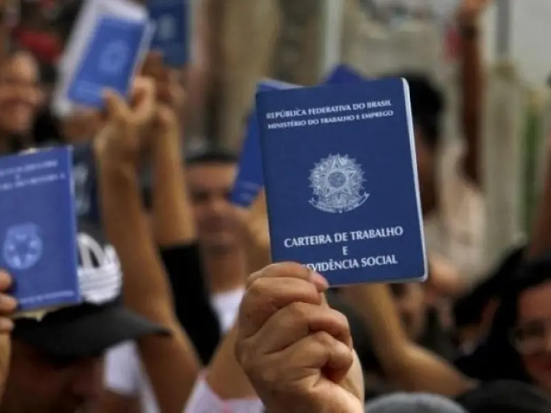 Desemprego cai de 8% para 7,7% no país no terceiro trimestre do ano