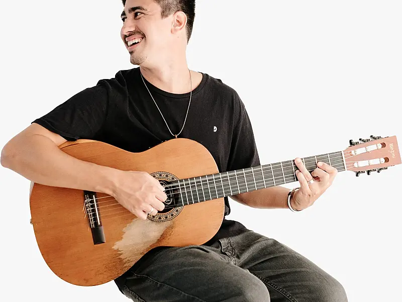 Diego Alencikas é a atração do Brisamar Shopping neste domingo