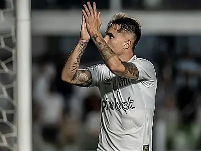 Vinícius Zanocelo se torna coringa tático na formação de Fabián Bustos