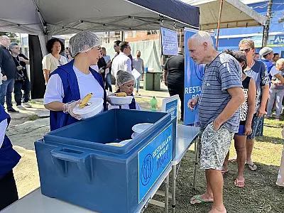 Referência na segurança alimentar, Guarujá fornece 77 mil refeições mensais a R$ 1