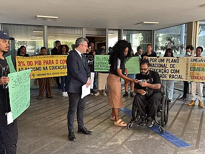 Após pressão do movimento negro, MEC prorroga prazo de edital