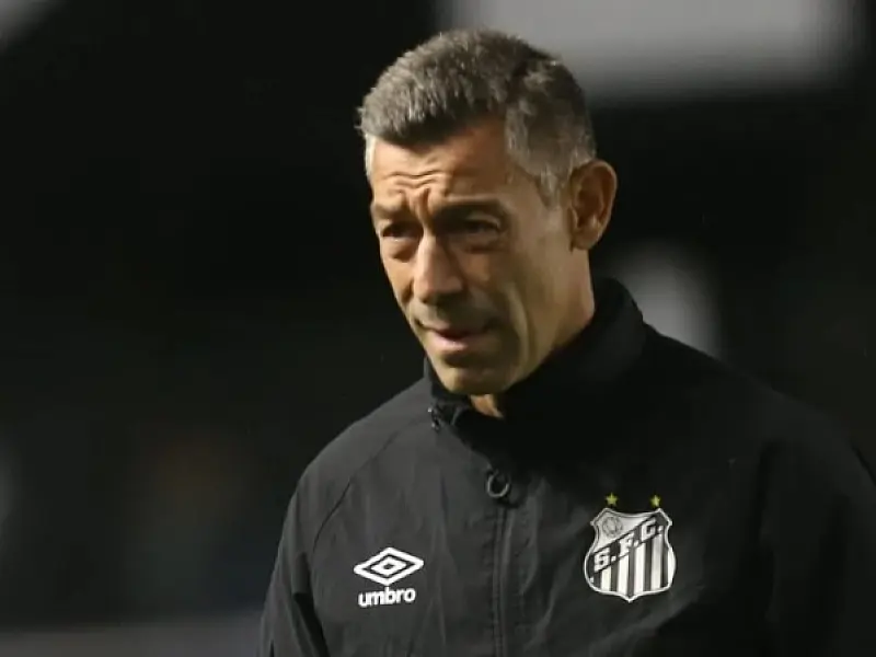Santos demite técnico Pedro Caixinha após início difícil no Brasileiro