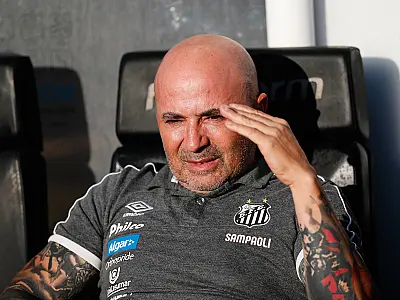 Jorge Sampaoli entra com duas ações contra Neto por acusação de racismo
