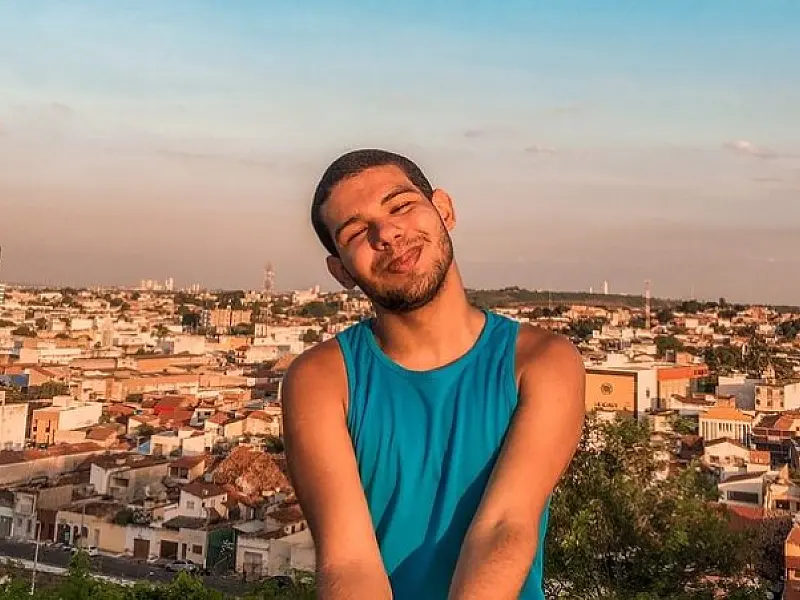 Vinicius é 1º da Pipoca a ter 1 milhão de seguidores