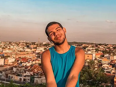 Vinicius é 1º da Pipoca a ter 1 milhão de seguidores
