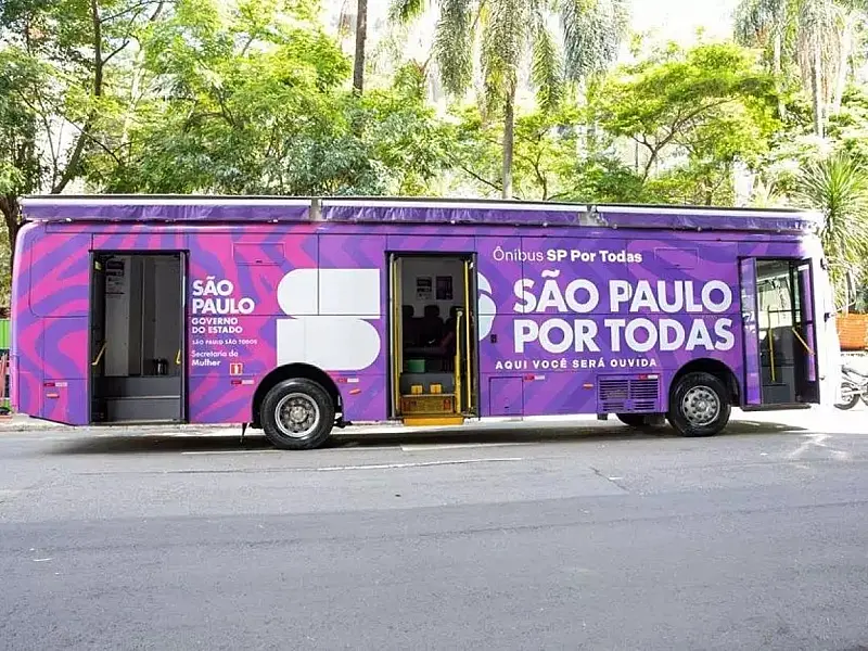 Ônibus chega a Santos com escuta e orientação a vítimas de violência