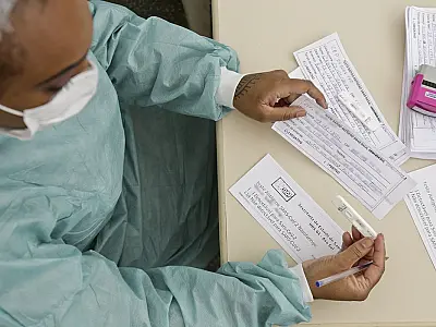 Brasil chega a 28,7 milhões de casos de covid-19 e 649,3 mil mortes